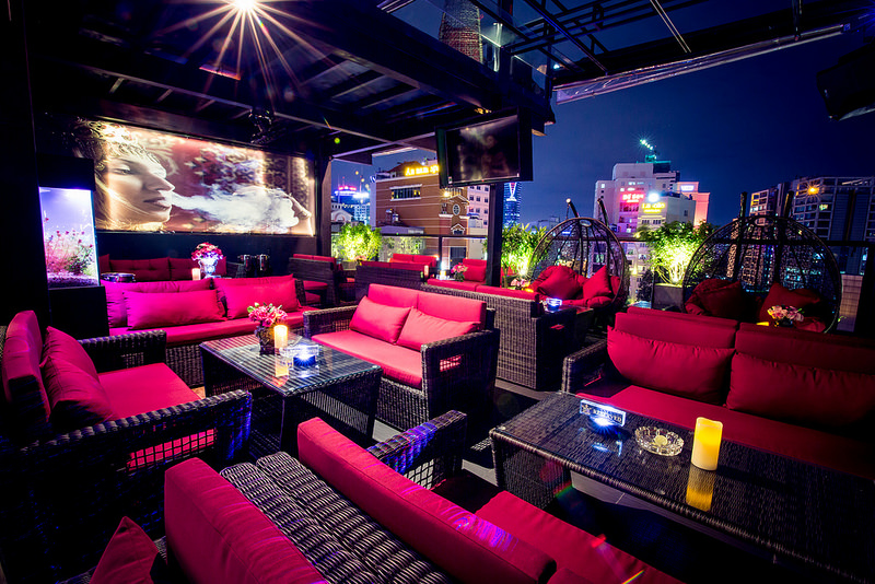 KING KARAOKE CAFE