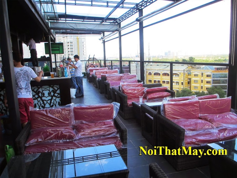 ban ghe cafe may nhua Karaoke King