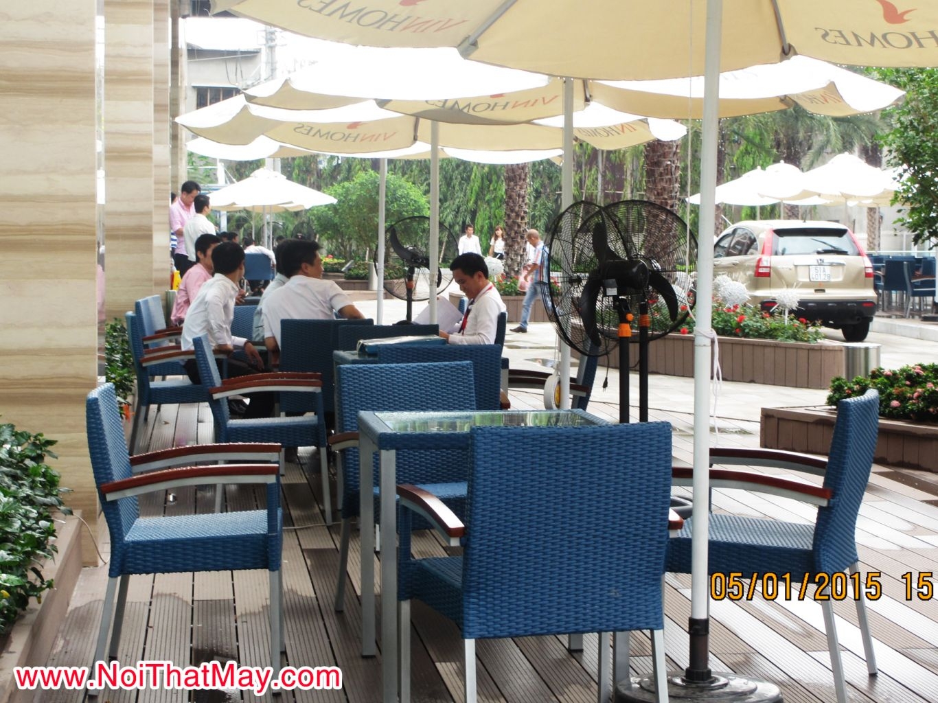 ban ghe nhua gia may 1 1