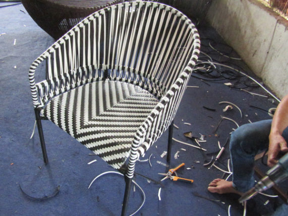 Đan mẫu ghế cafe sân vườn ngoài trời tại xưởng đan mẫu nội thất minh thy