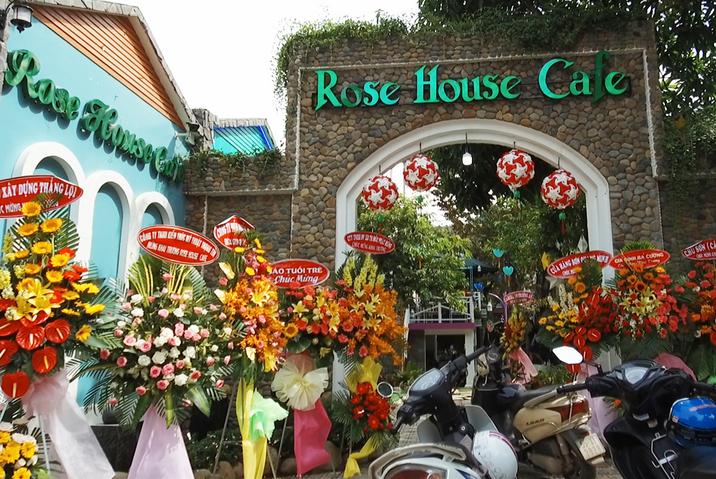 Rose house cafe
