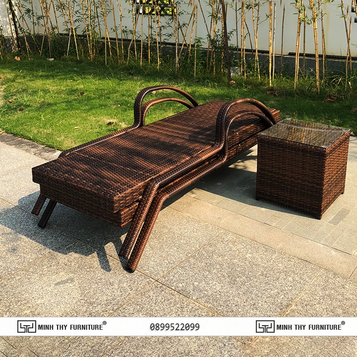 Giường Hồ Bơi Mây Nhựa – Nội Thất Không Thể Thiếu Cho Resort 1 Giường Thư Giãn Hồ Bơi