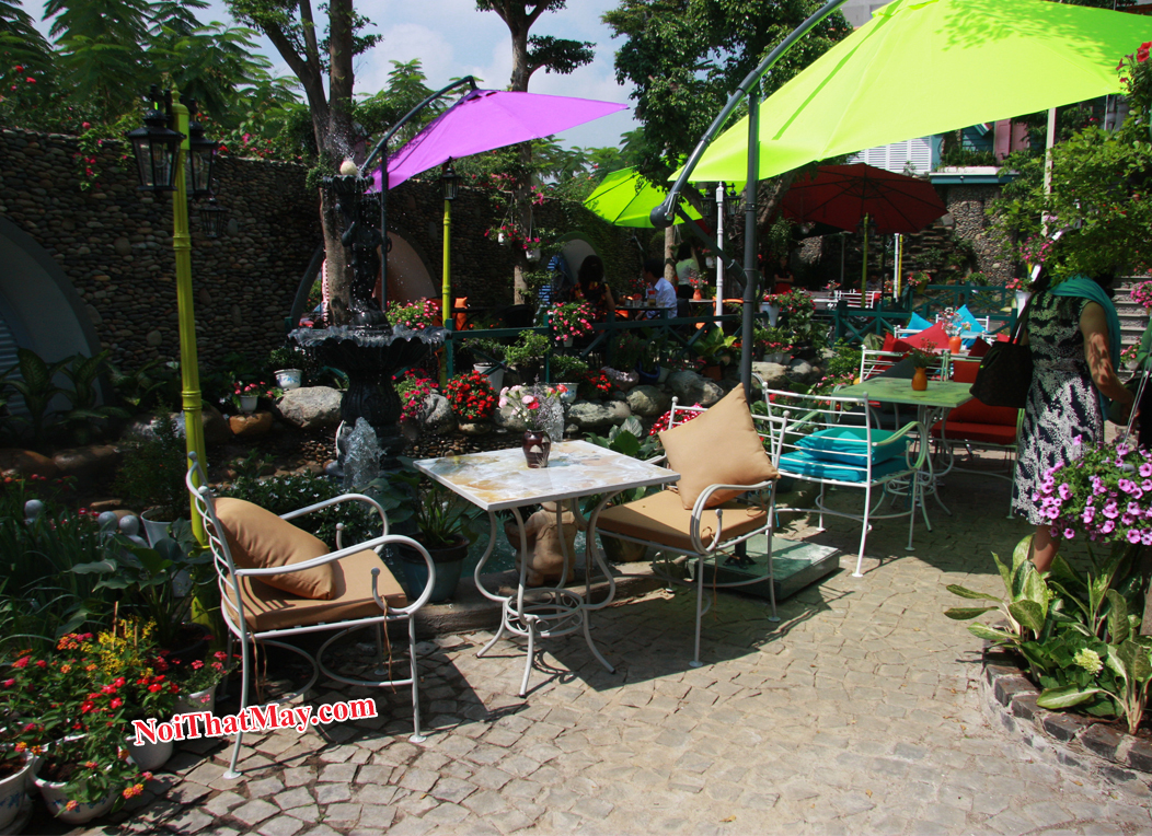 Cafe Lâu Đài Phố chọn Minh Thy Furniture là nhà cung cấp bàn ghế sắt 1 ban ghe sat minh thy