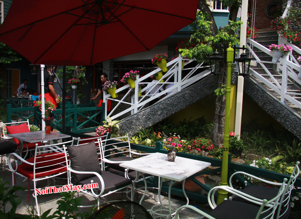 Cafe Lâu Đài Phố chọn Minh Thy Furniture là nhà cung cấp bàn ghế sắt 22 ban ghe sat minh thy 24