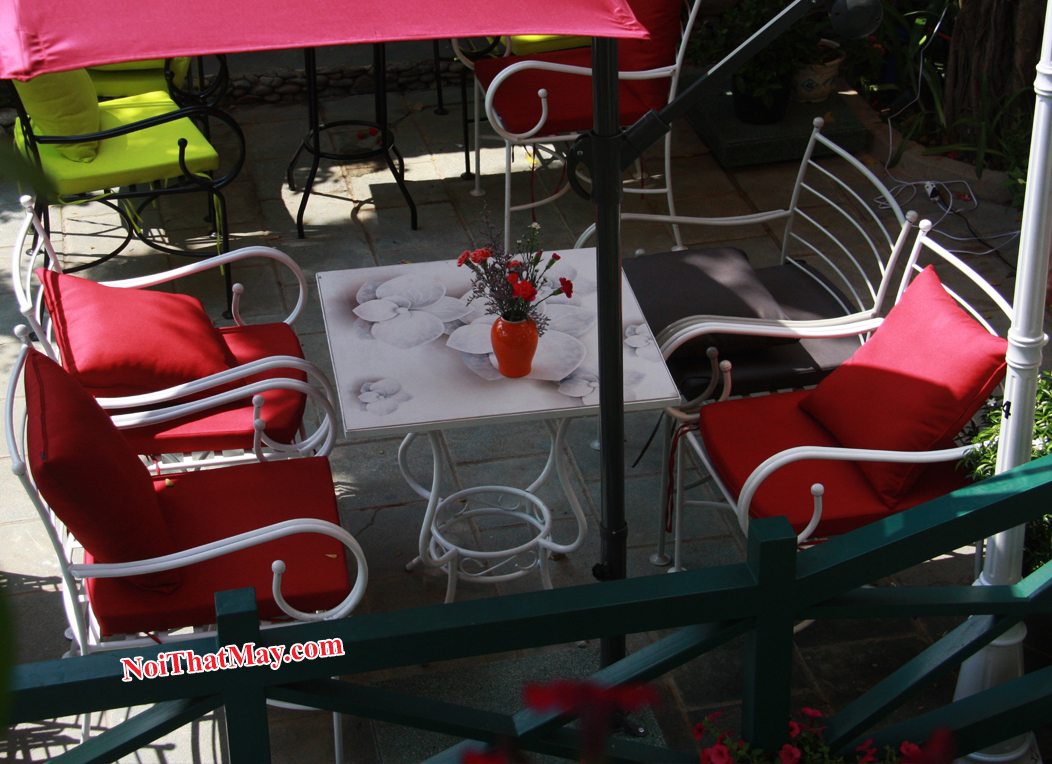 Cafe Lâu Đài Phố chọn Minh Thy Furniture là nhà cung cấp bàn ghế sắt 5 ban ghe sat minh thy 5