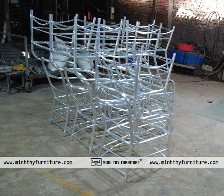 quy trình sơn tĩnh điện khép kín tại xưởng nội thất Minh Thy